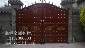 鑫欄金屬制品公司為延津住宅戶安裝歐式大門！